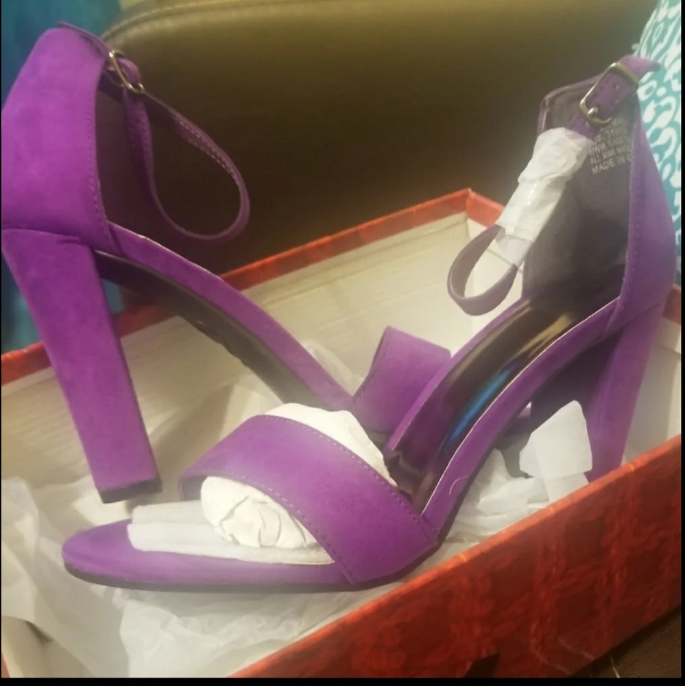 Heels - Picture 1 of 3